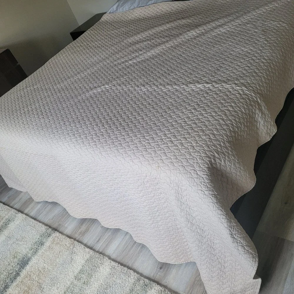 Hotel Collection Coverlet Queen size Cotton&polyester